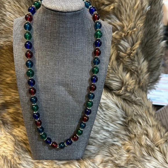 Beautiful multicolored beaded necklace.​ - Picture 1 of 3